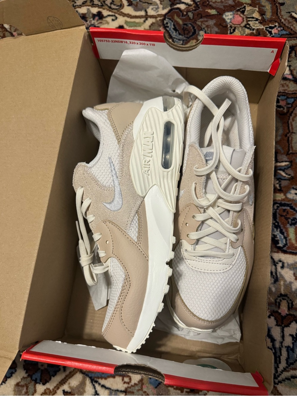 Women’s Nike Air Max Excee RARE color way - Picture 4 of 6